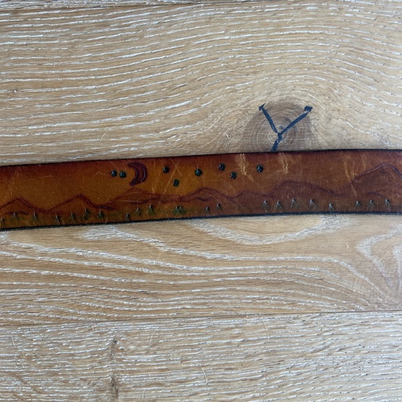 Vintage Tooled Leather Belt Mountain Sunset Scene 36 - Picture 4 of 9